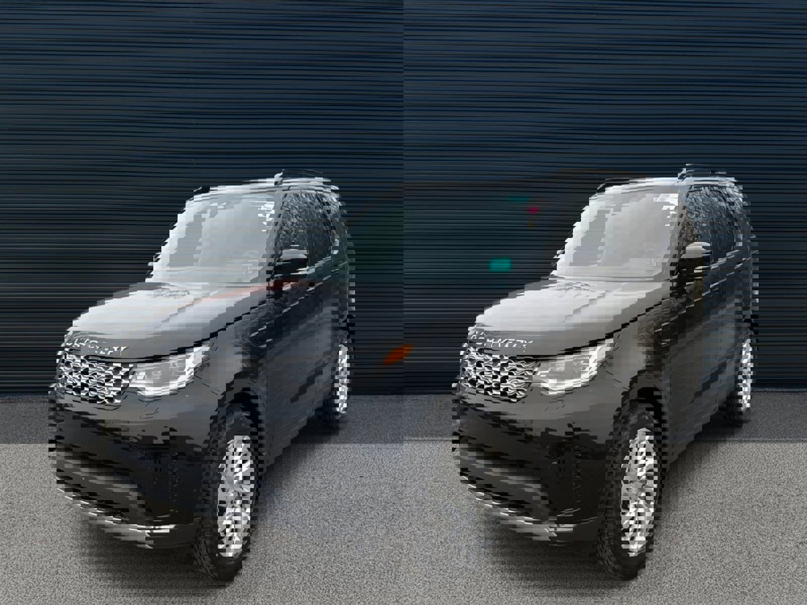 New 2025 Land Rover Discovery S