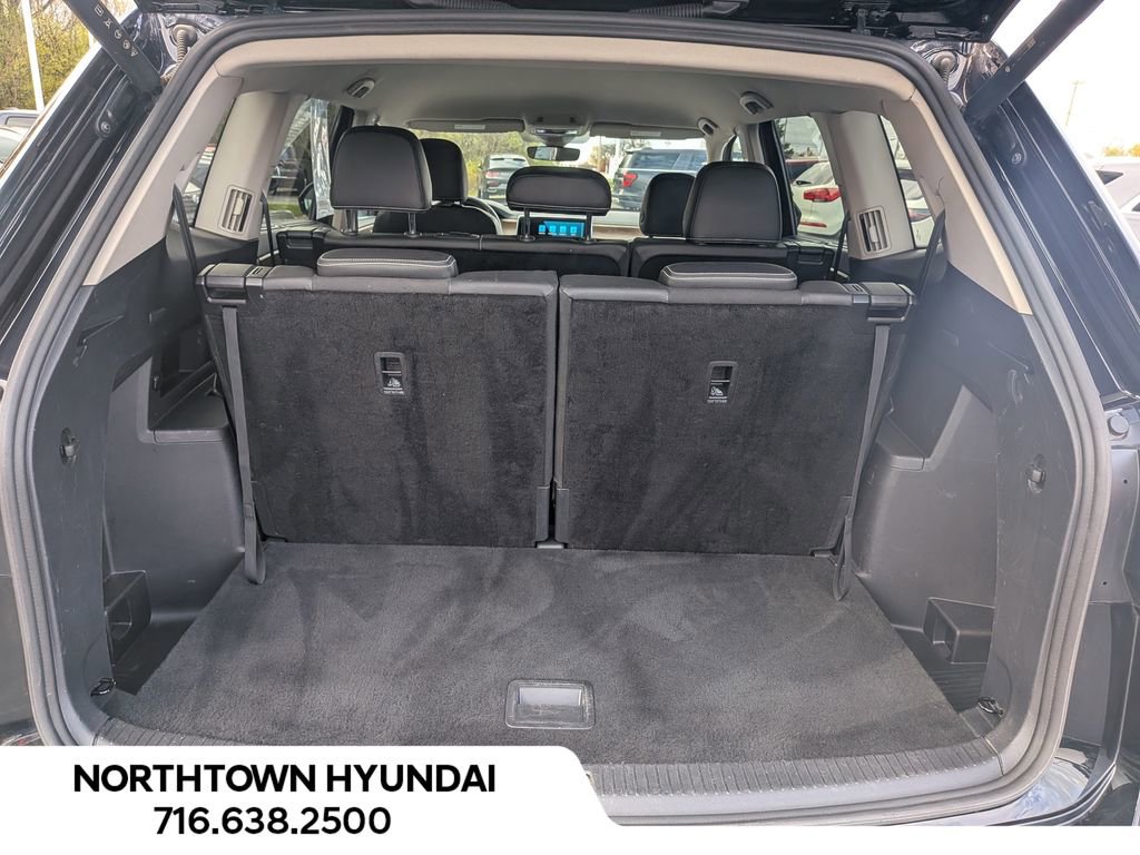 Used 2025 Volkswagen Atlas SE image 34