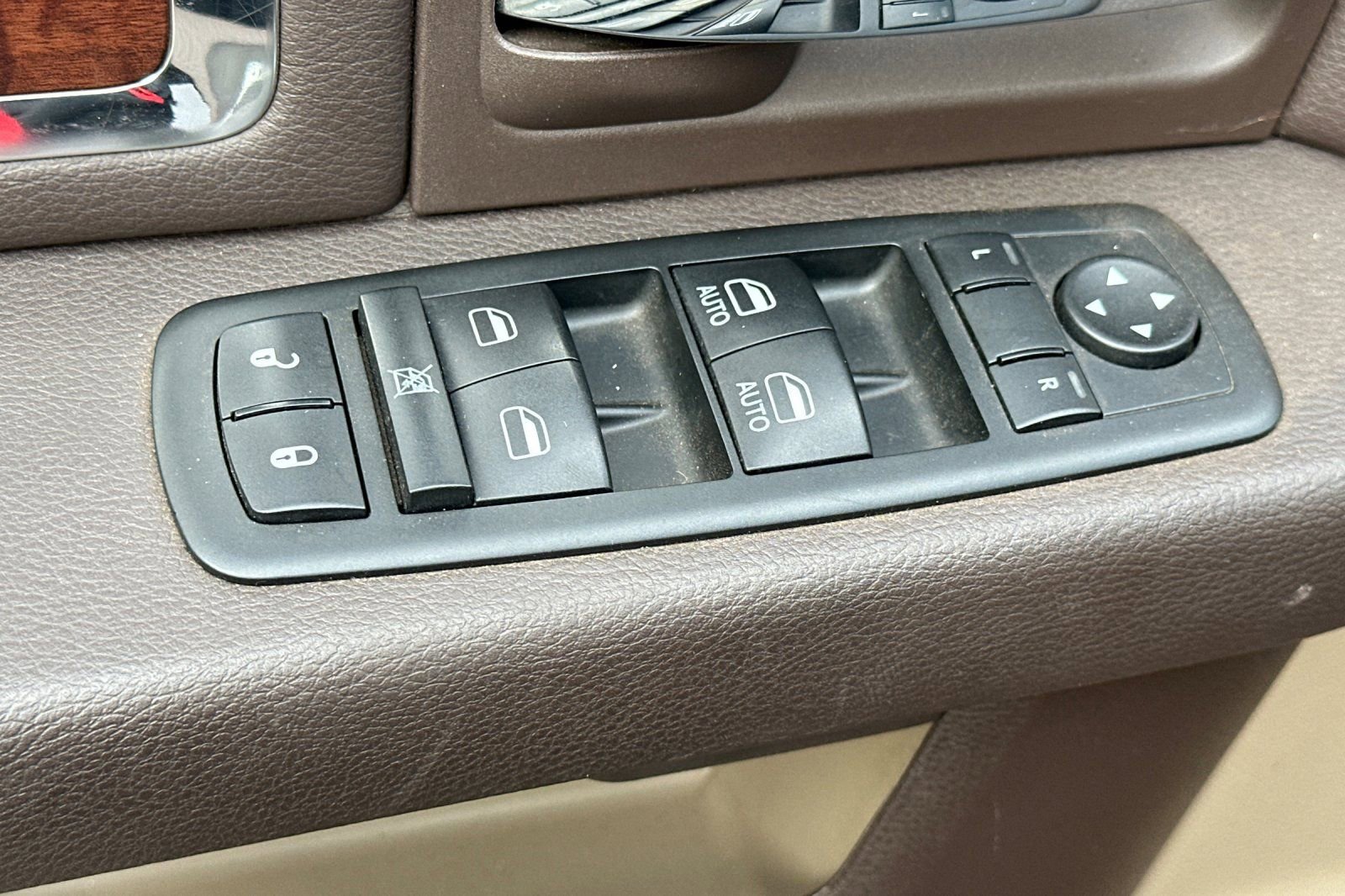 Used 2011 RAM 2500 Laramie w/ Protection Group image 13