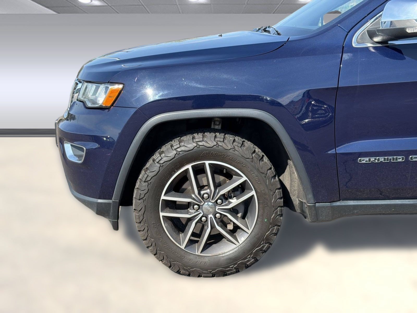 Used 2018 Jeep Grand Cherokee Limited AWD/4WD image 11