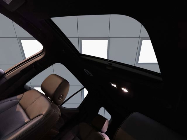 Used 2023 Chevrolet Traverse RS image 13