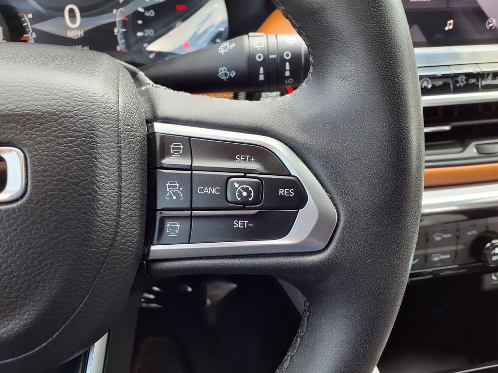 Used 2023 Jeep Compass Limited AWD/4WD image 14
