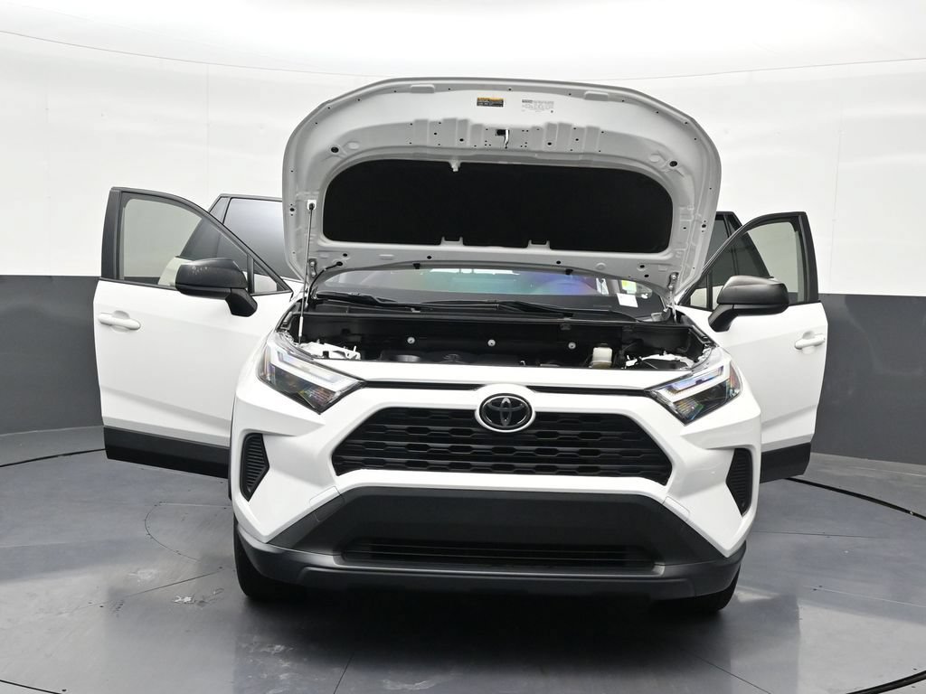 Used 2023 Toyota RAV4 LE FWD image 31