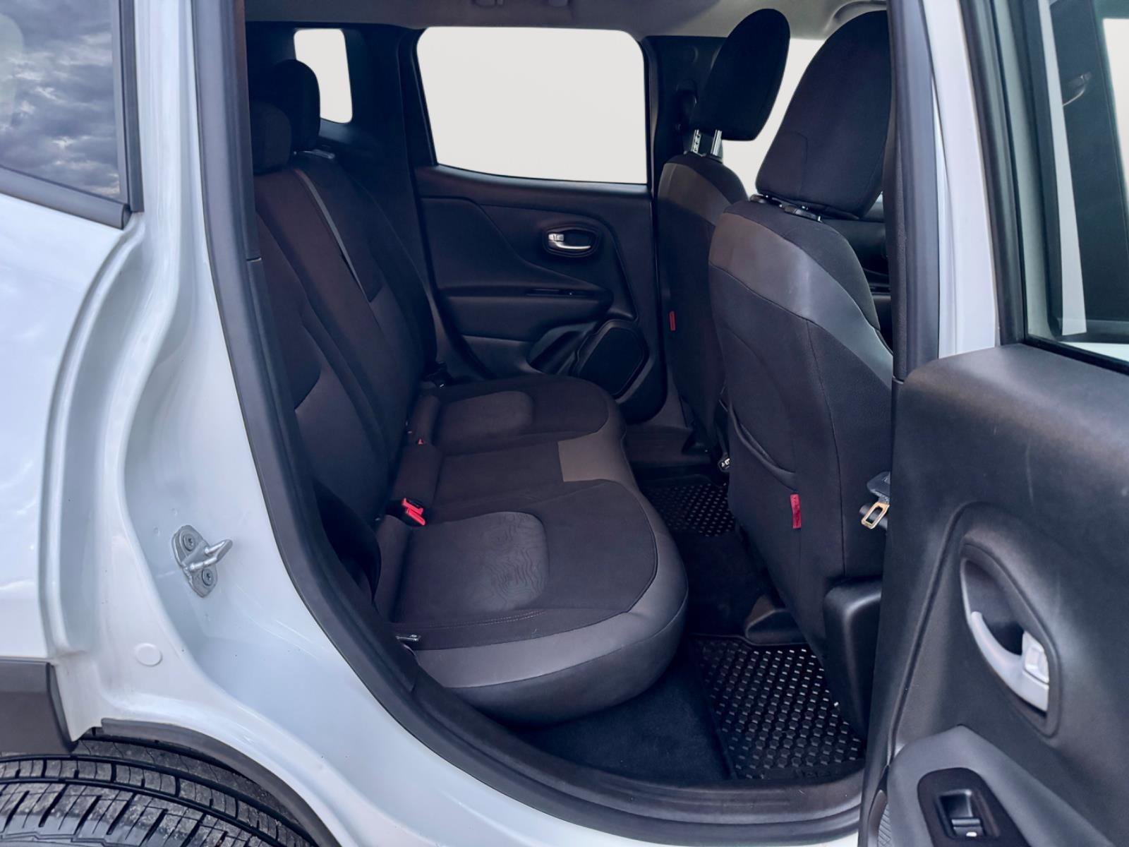 Used 2023 Jeep Renegade Trailhawk image 24