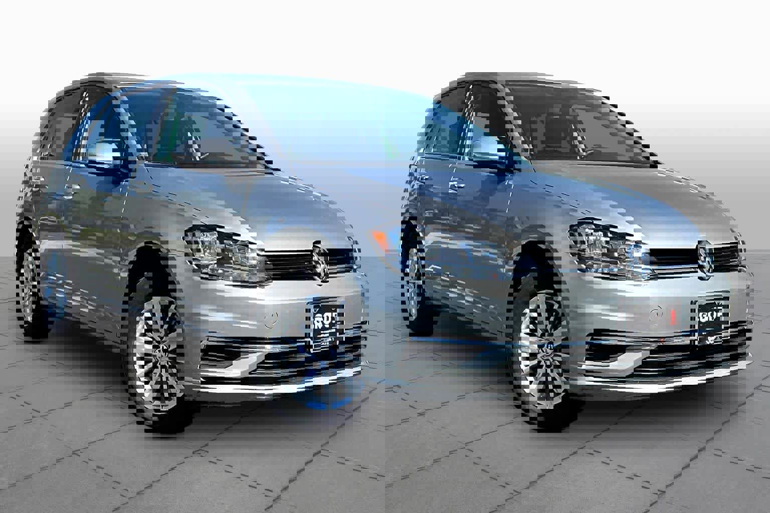 Used 2019 Volkswagen Golf S image 3