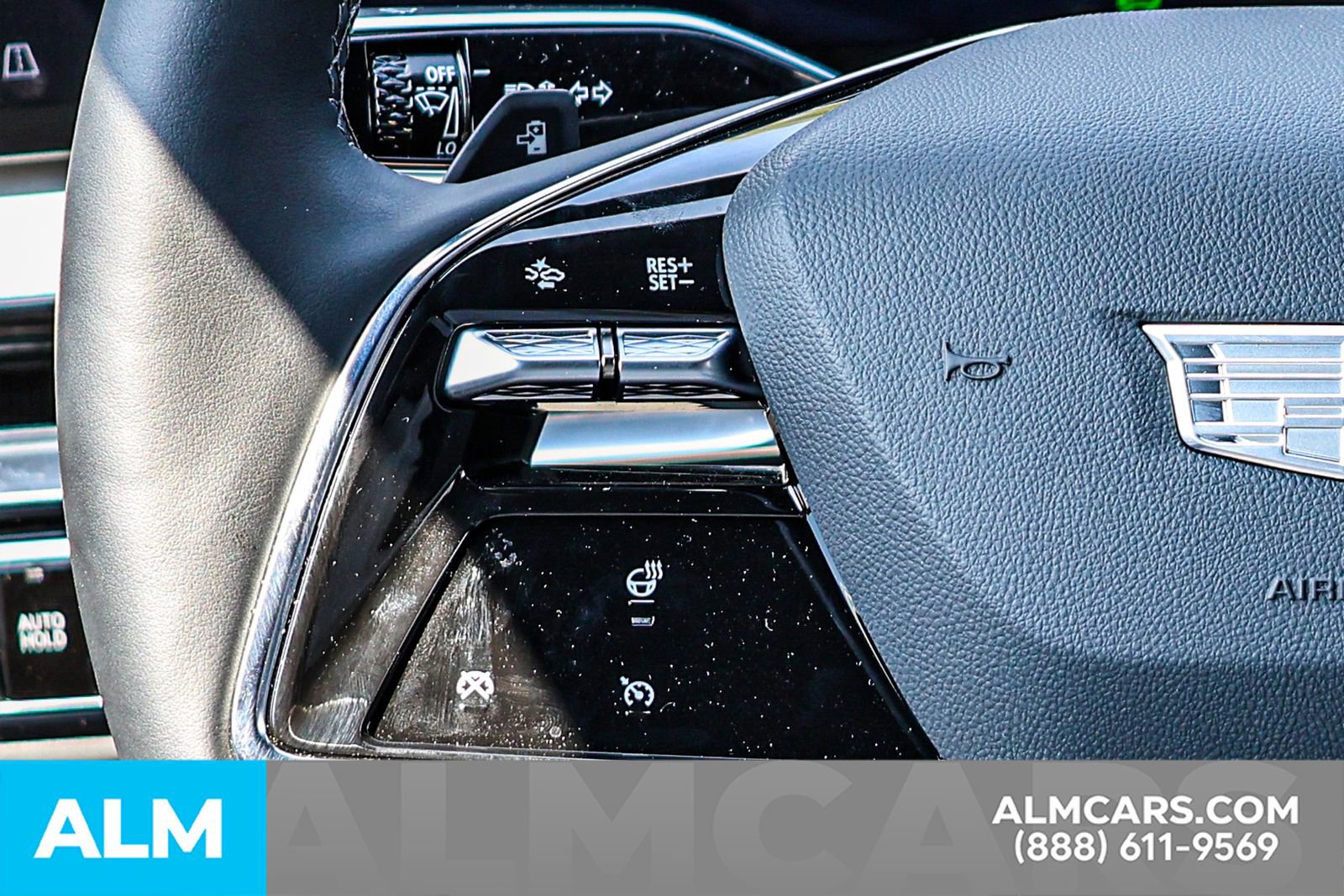 Used 2025 Cadillac Lyriq Luxury image 31