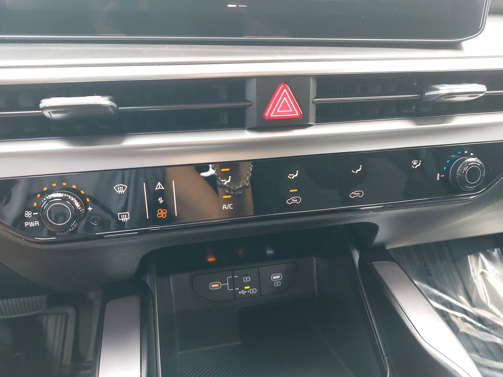 New 2026 Kia Sorento LX FWD image 22