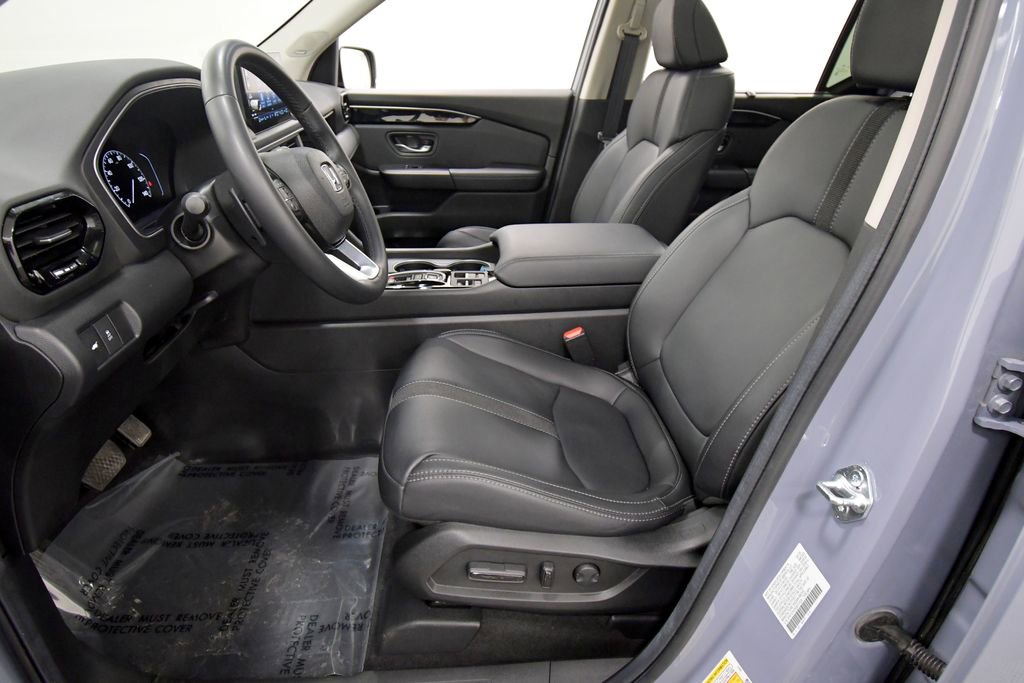 Used 2025 Honda Pilot Touring image 14