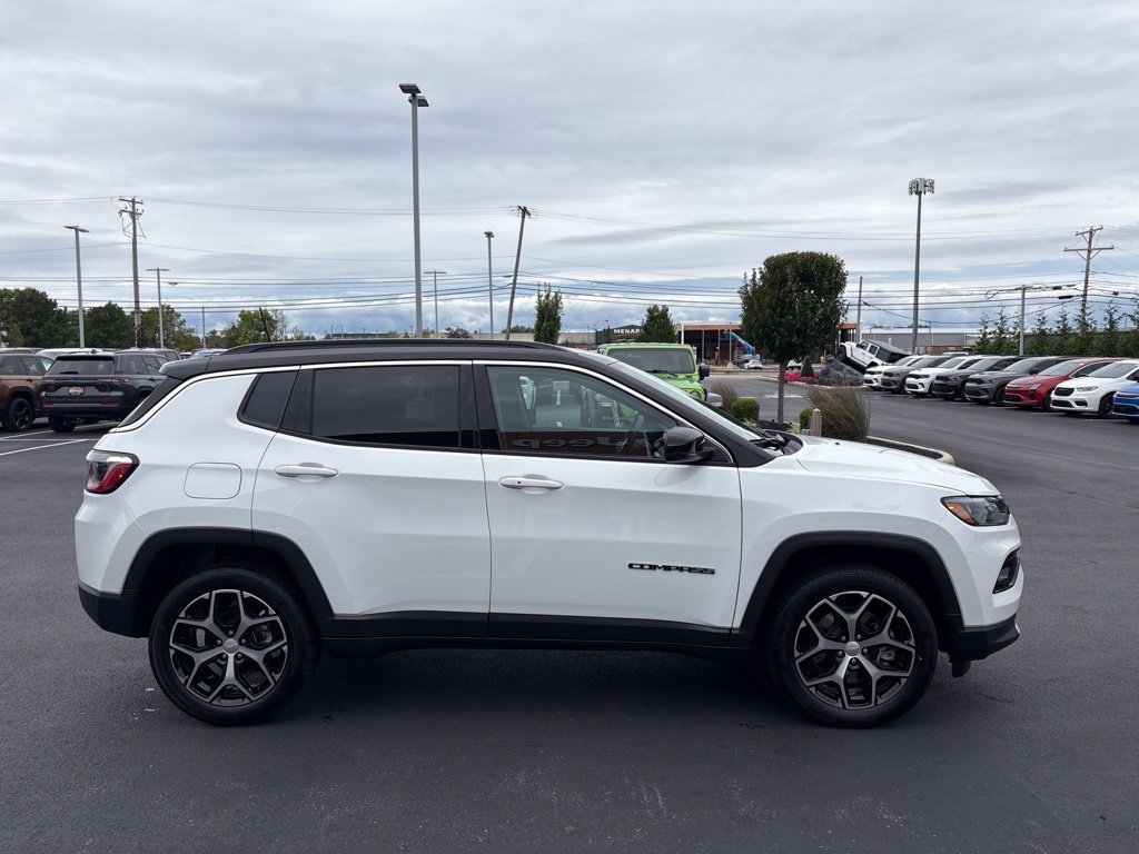 Used 2024 Jeep Compass Limited AWD/4WD image 7