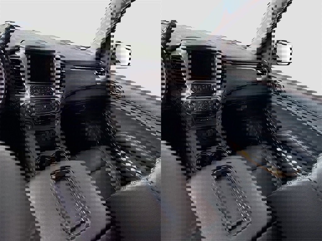 Used 2018 Chevrolet Suburban LT image 17