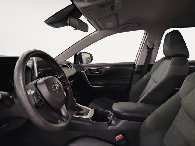 Used 2025 Toyota RAV4 XLE AWD/4WD image 9
