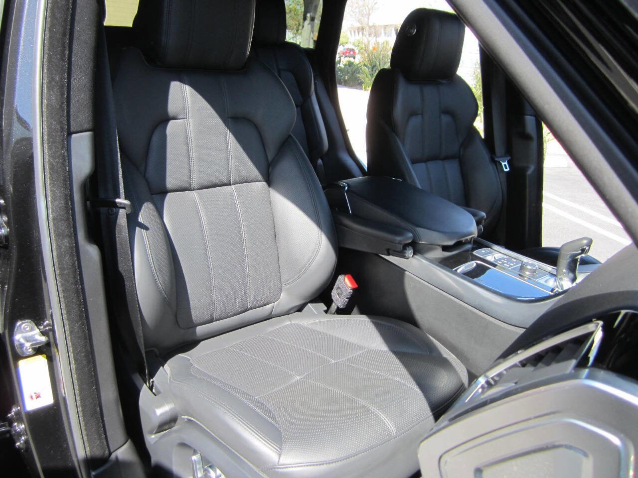 Used 2017 Land Rover Range Rover Sport HSE image 20