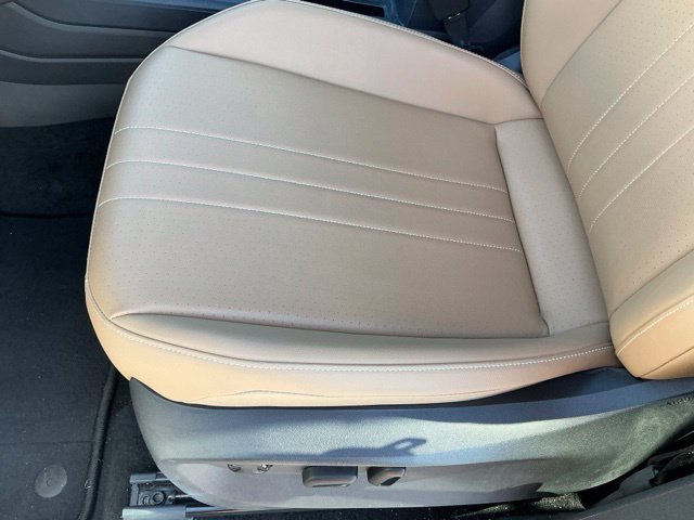 Certified 2023 Volkswagen Tiguan SE R-Line AWD/4WD image 16