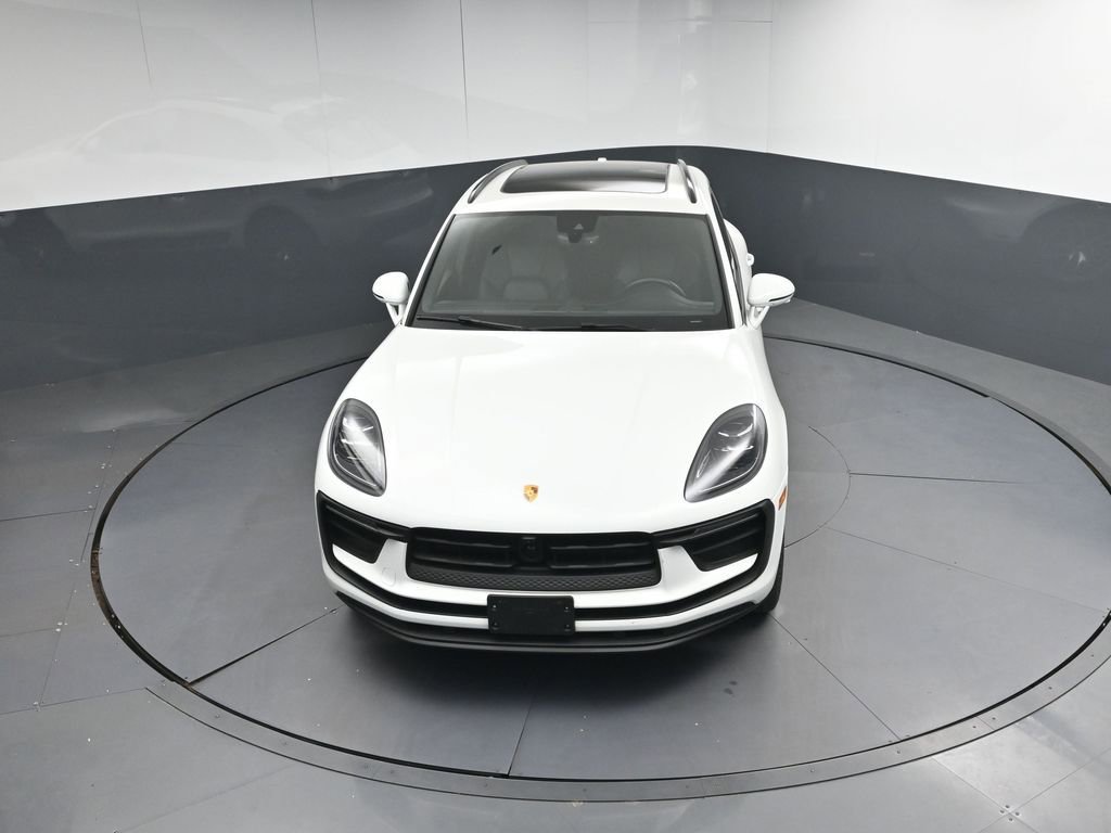 Used 2023 Porsche Macan AWD/4WD image 40