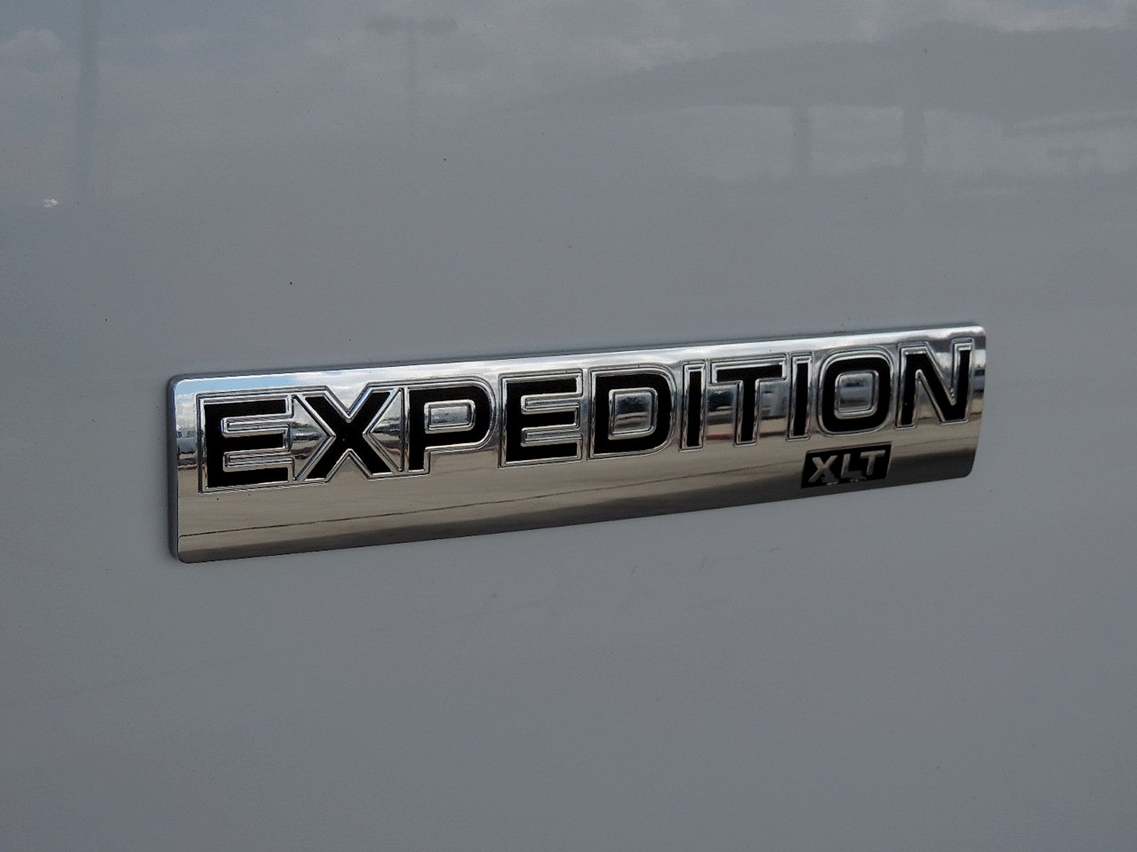 Used 2014 Ford Expedition XLT w/ Equipment Group 201A RWD image 13