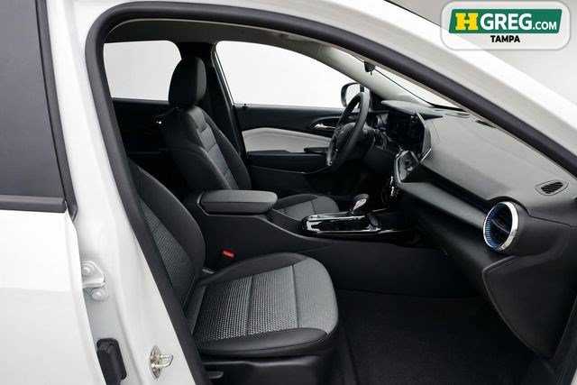 Used 2026 Chevrolet Trax LT FWD image 11