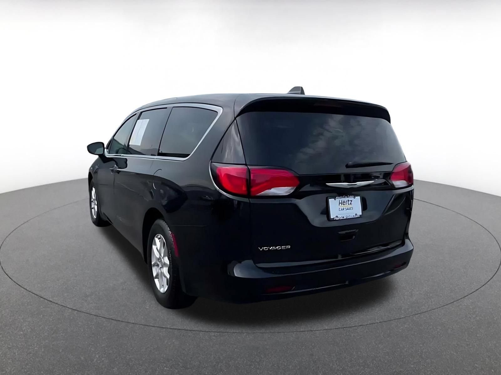 Used 2024 Chrysler Voyager LX FWD image 10