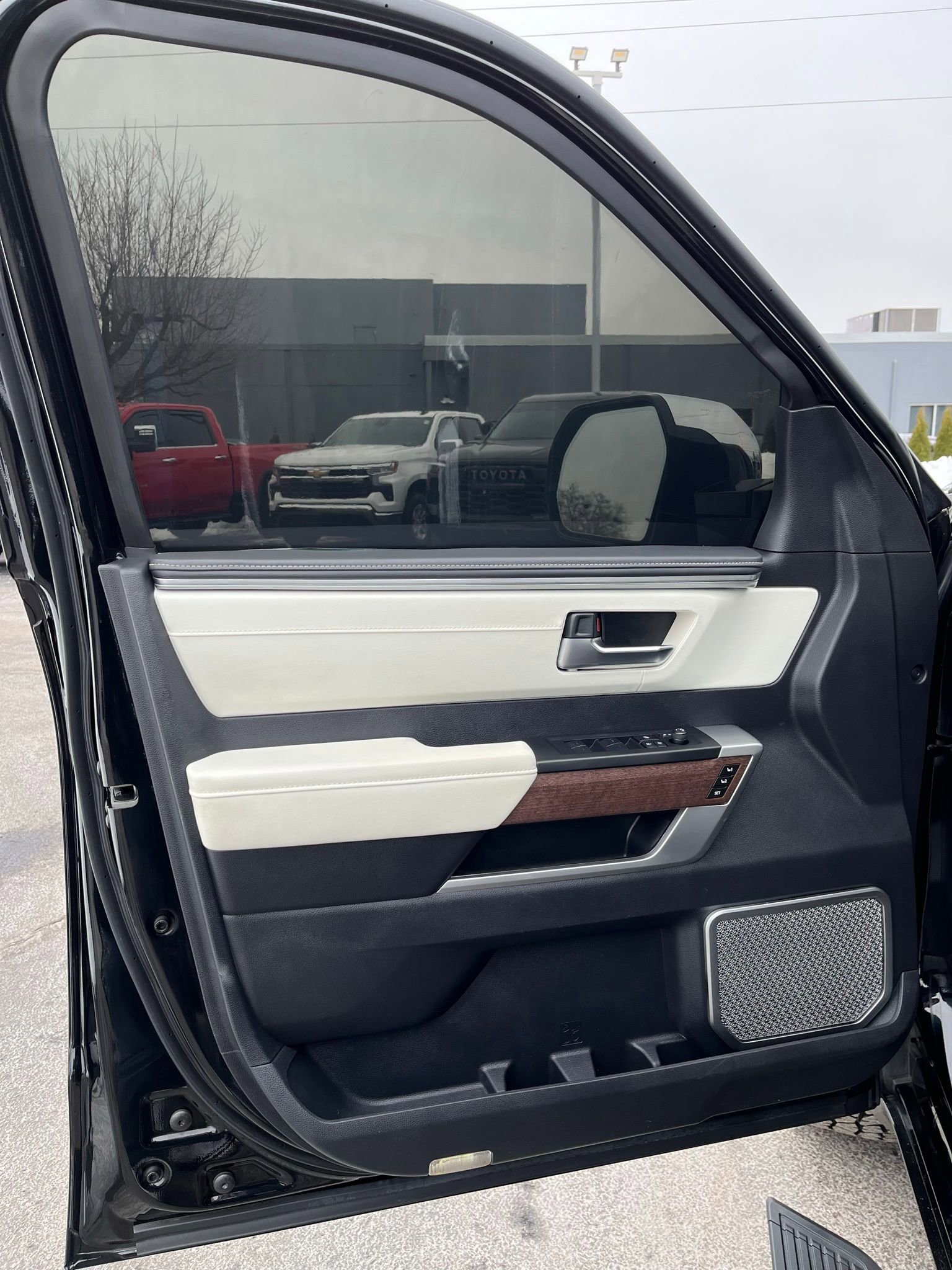 Used 2022 Toyota Tundra Capstone AWD/4WD image 11