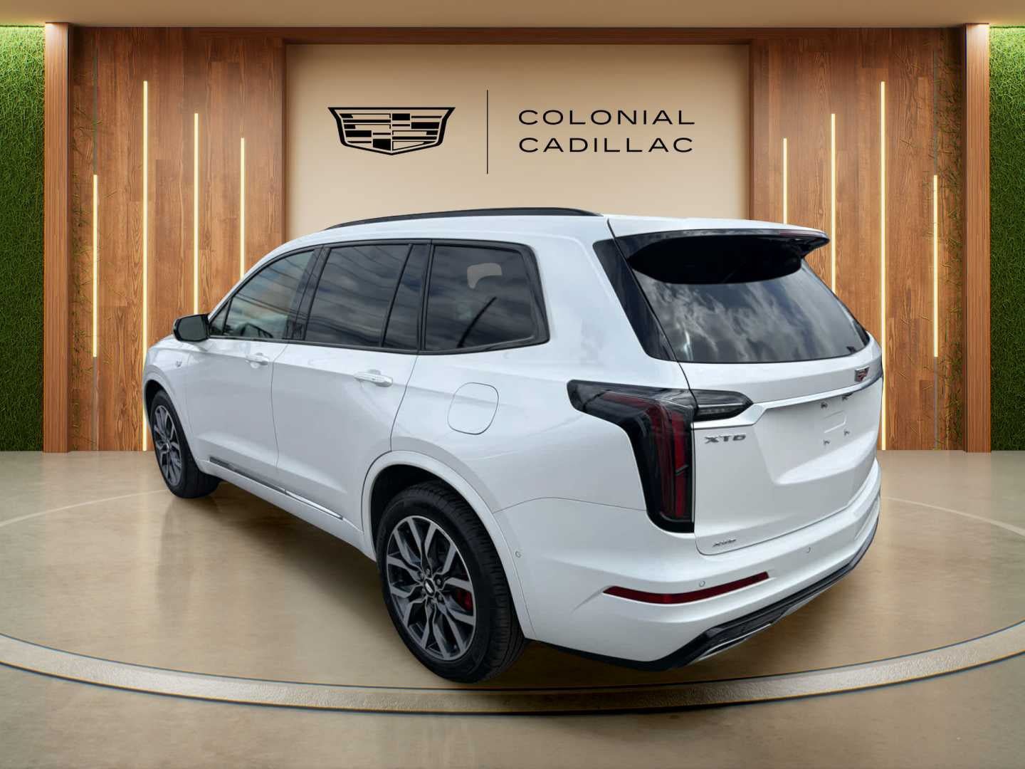 Certified 2025 Cadillac XT6 Sport w/ Platinum Package AWD/4WD image 6