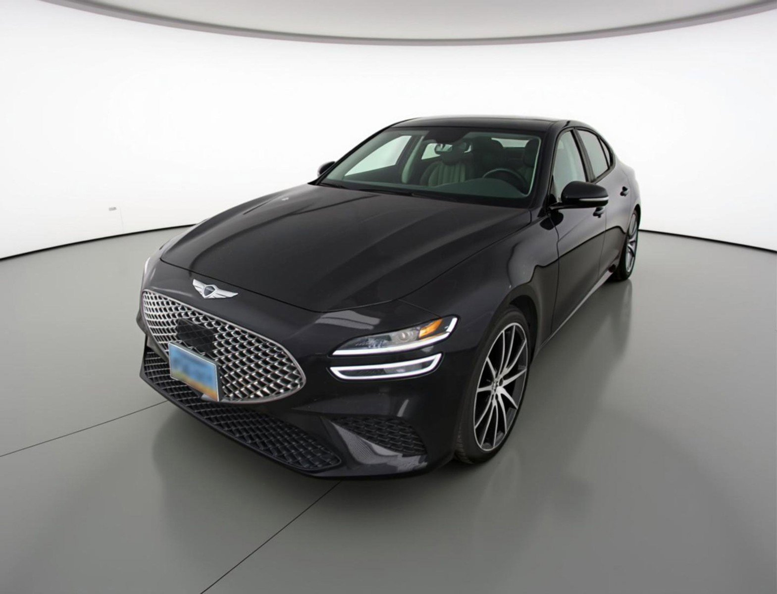 Used 2025 Genesis G70 2.5T image 3