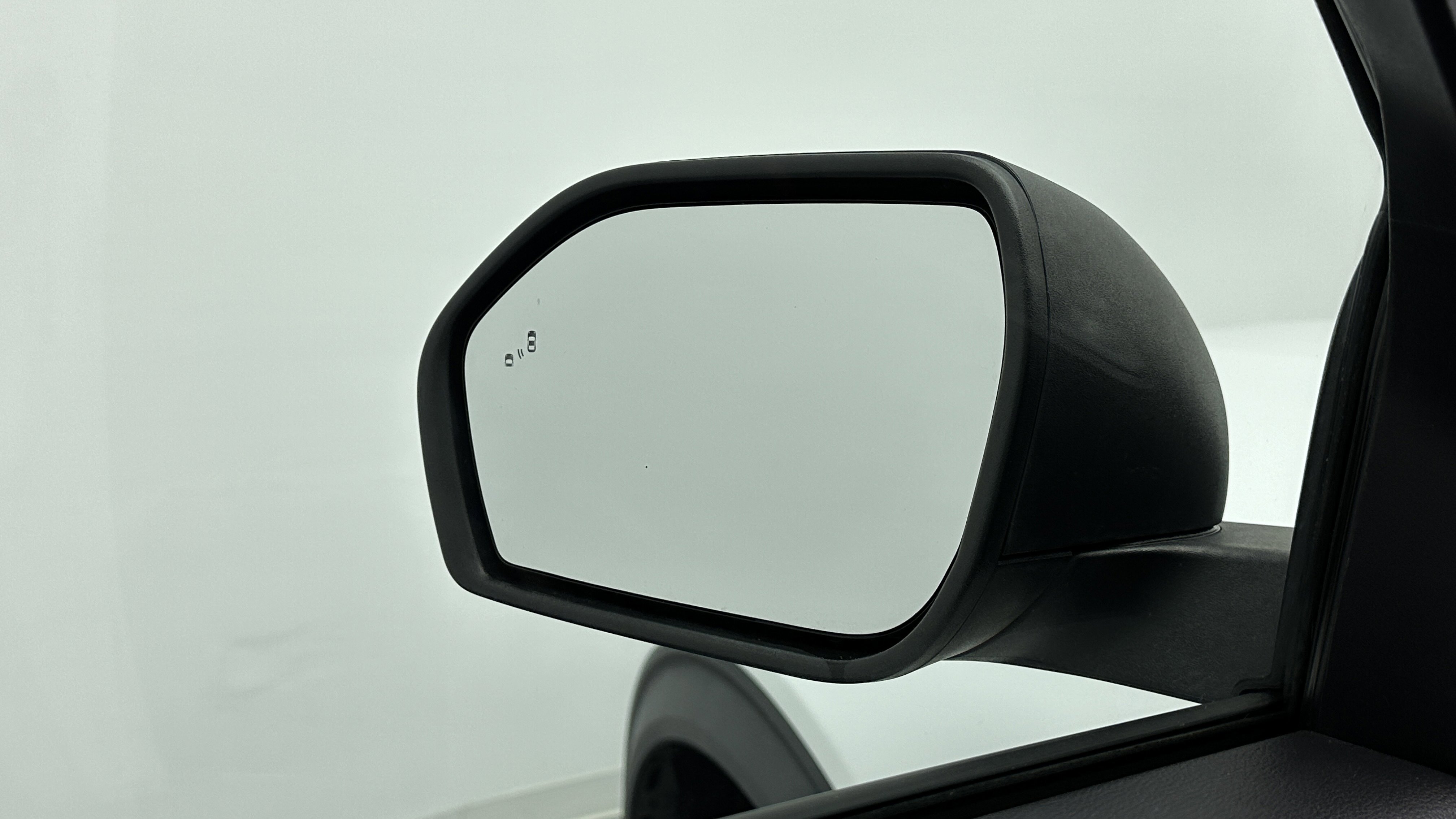 Used 2020 Ford Explorer XLT w/ Equipment Group 202A image 13