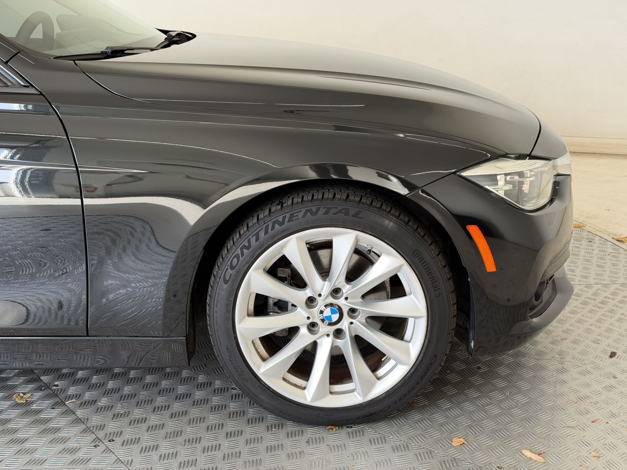 Used 2018 BMW 320i Sedan RWD image 13