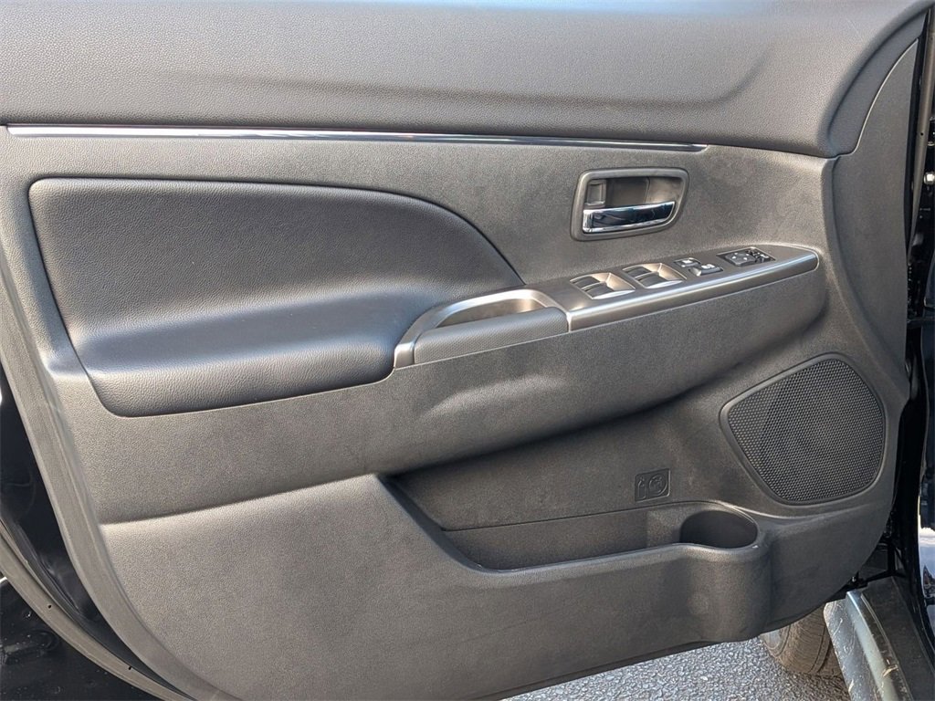 New 2025 Mitsubishi Outlander Sport SE image 13