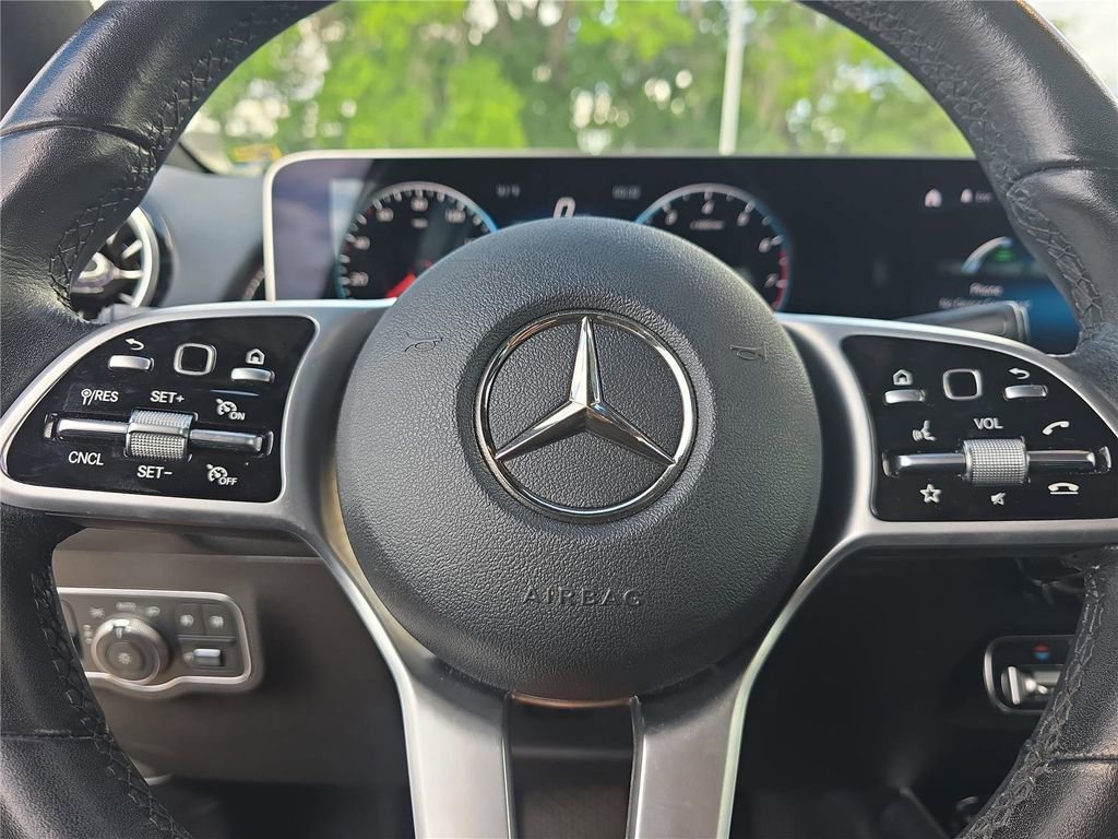 Used 2021 Mercedes-Benz GLB 250 image 17