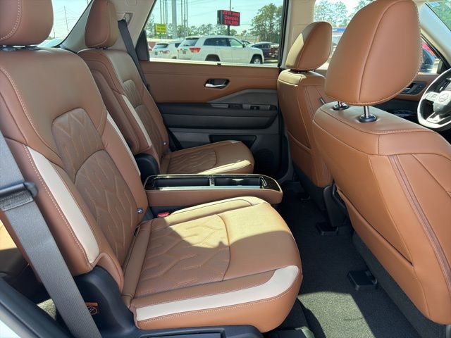 New 2026 Nissan Pathfinder Platinum AWD/4WD image 17
