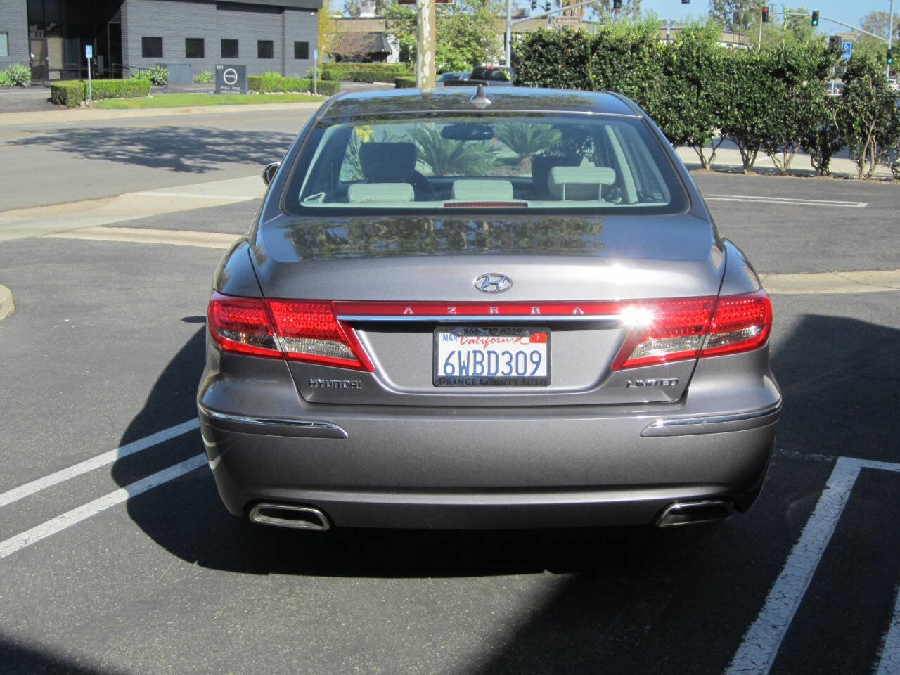 Used 2011 Hyundai Azera Limited image 4