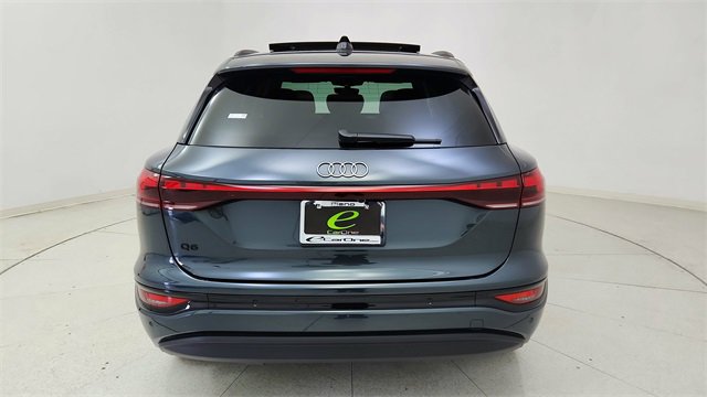 Used 2025 Audi Q6 e-tron Premium w/ Convenience Package image 5