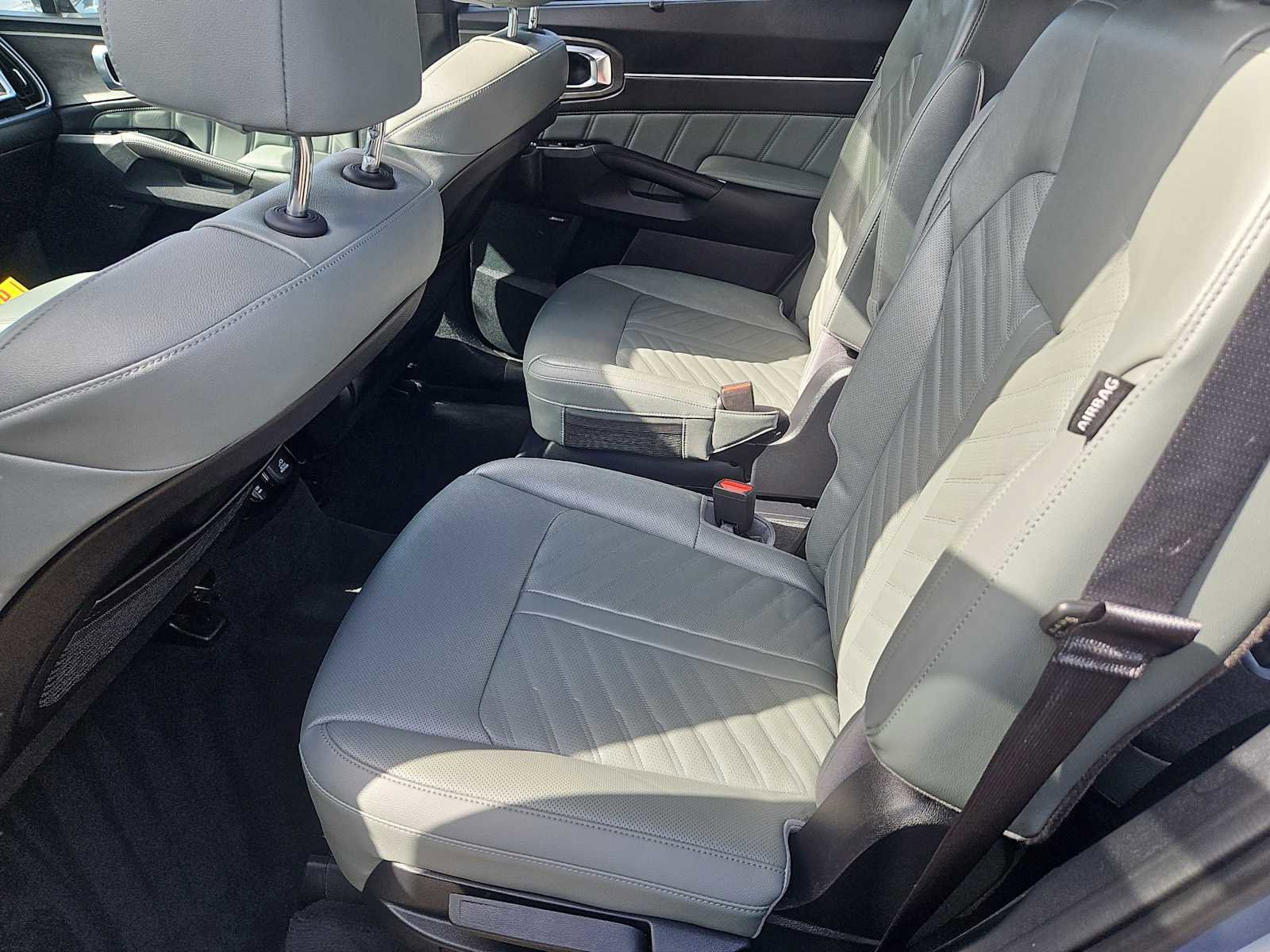 Used 2024 Kia Sorento SX Prestige w/ Sage Leather Package image 35