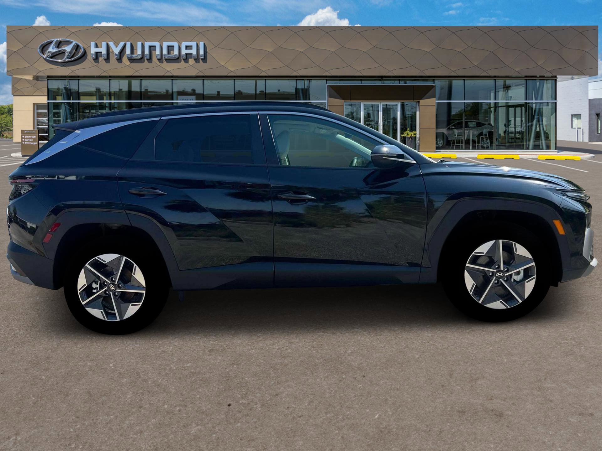 New 2025 Hyundai Tucson SEL image 9