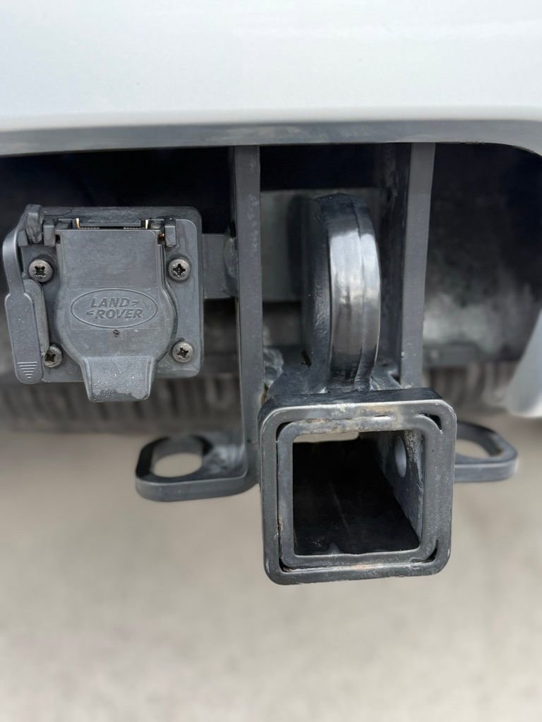 Used 2023 Land Rover Discovery Metropolitan Edition image 5