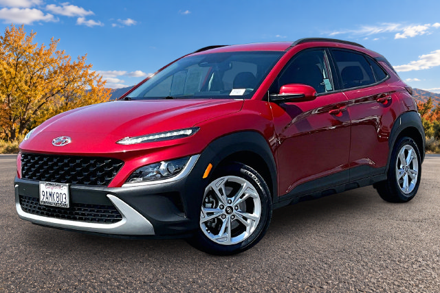 Used 2022 Hyundai Kona SEL w/ Cargo Package AWD/4WD image 3