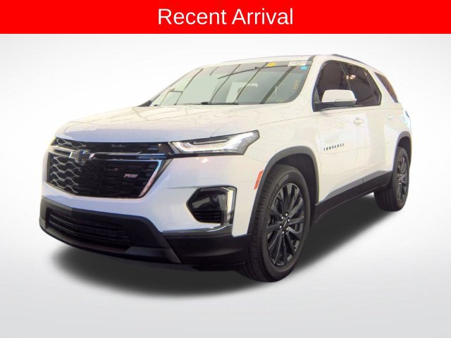 Used 2023 Chevrolet Traverse RS FWD image 2