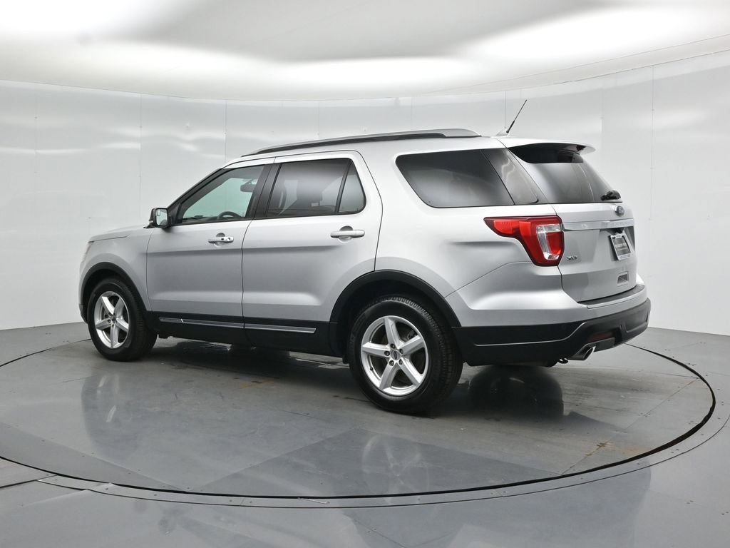 Certified 2018 Ford Explorer XLT w/ Equipment Group 202A image 6
