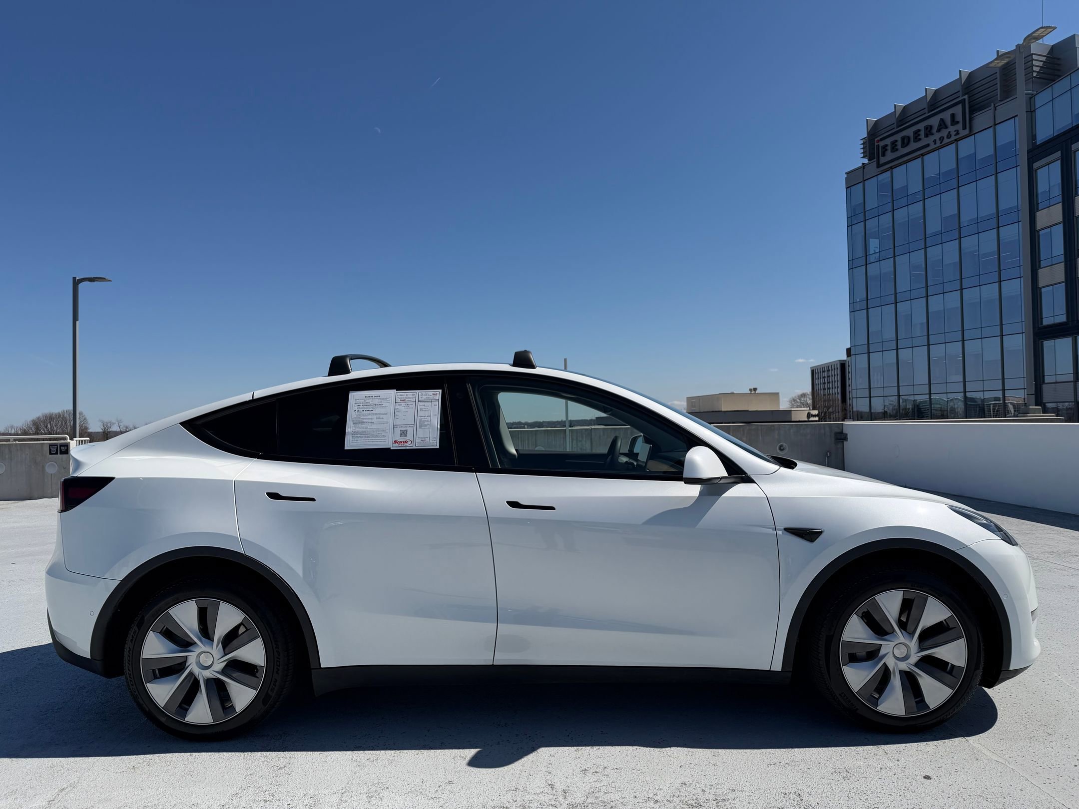 Used 2022 Tesla Model Y Long Range image 8