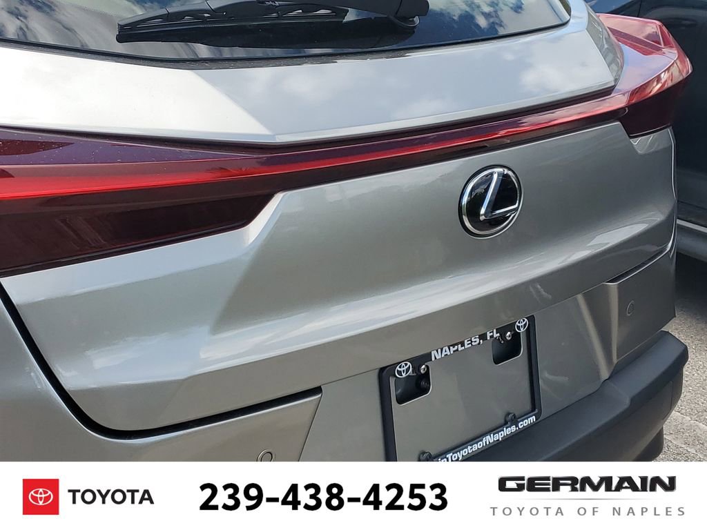 Used 2022 Lexus UX 200 200 Base w/ Accessory Package (Z2) image 17