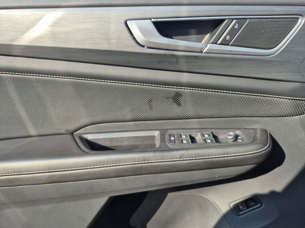 Used 2024 Volkswagen Atlas Cross Sport SE image 6