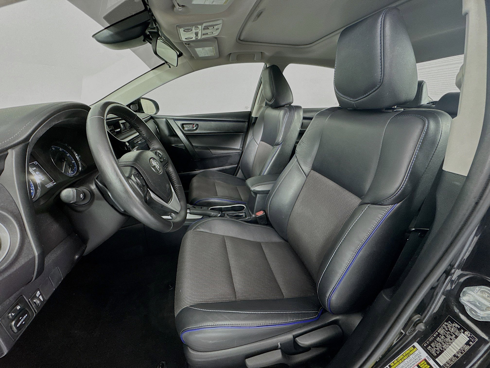 Used 2017 Toyota Corolla SE image 19