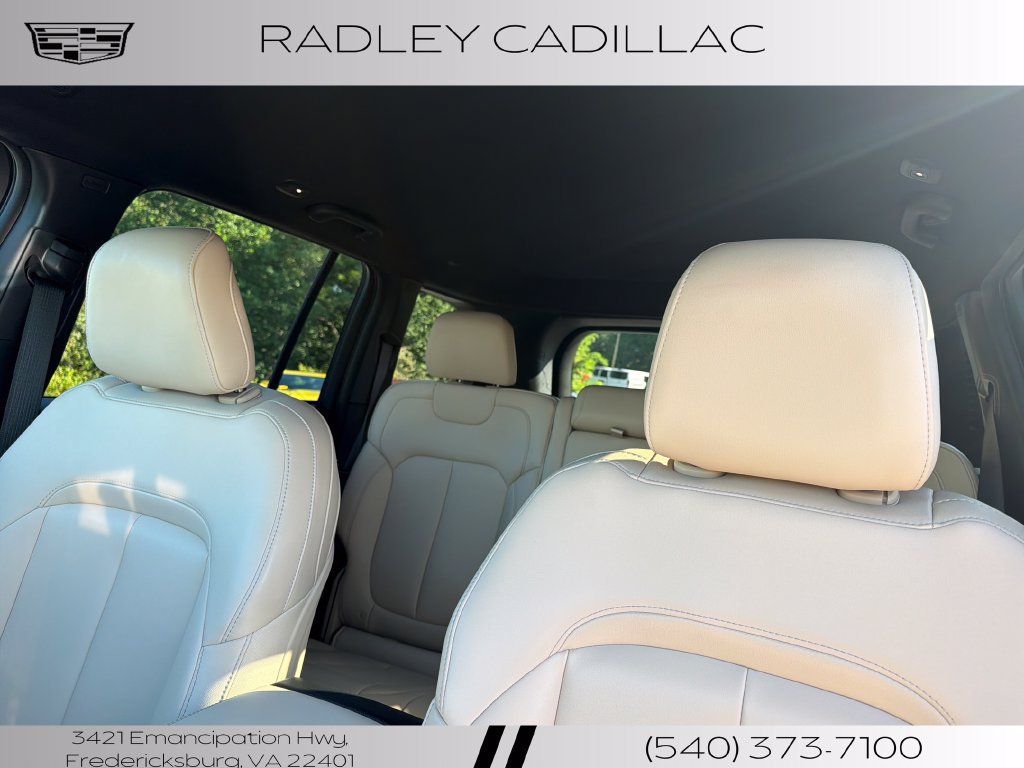 Used 2025 Jeep Grand Cherokee Limited AWD/4WD image 2