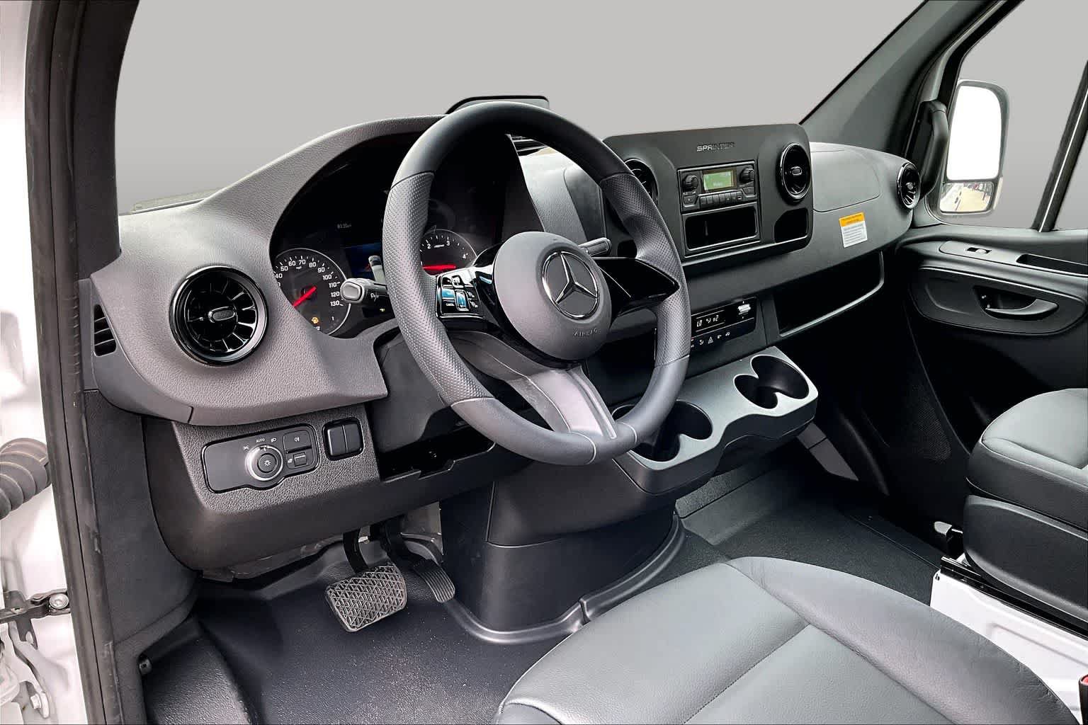 New 2025 Mercedes-Benz Sprinter 2500 image 10