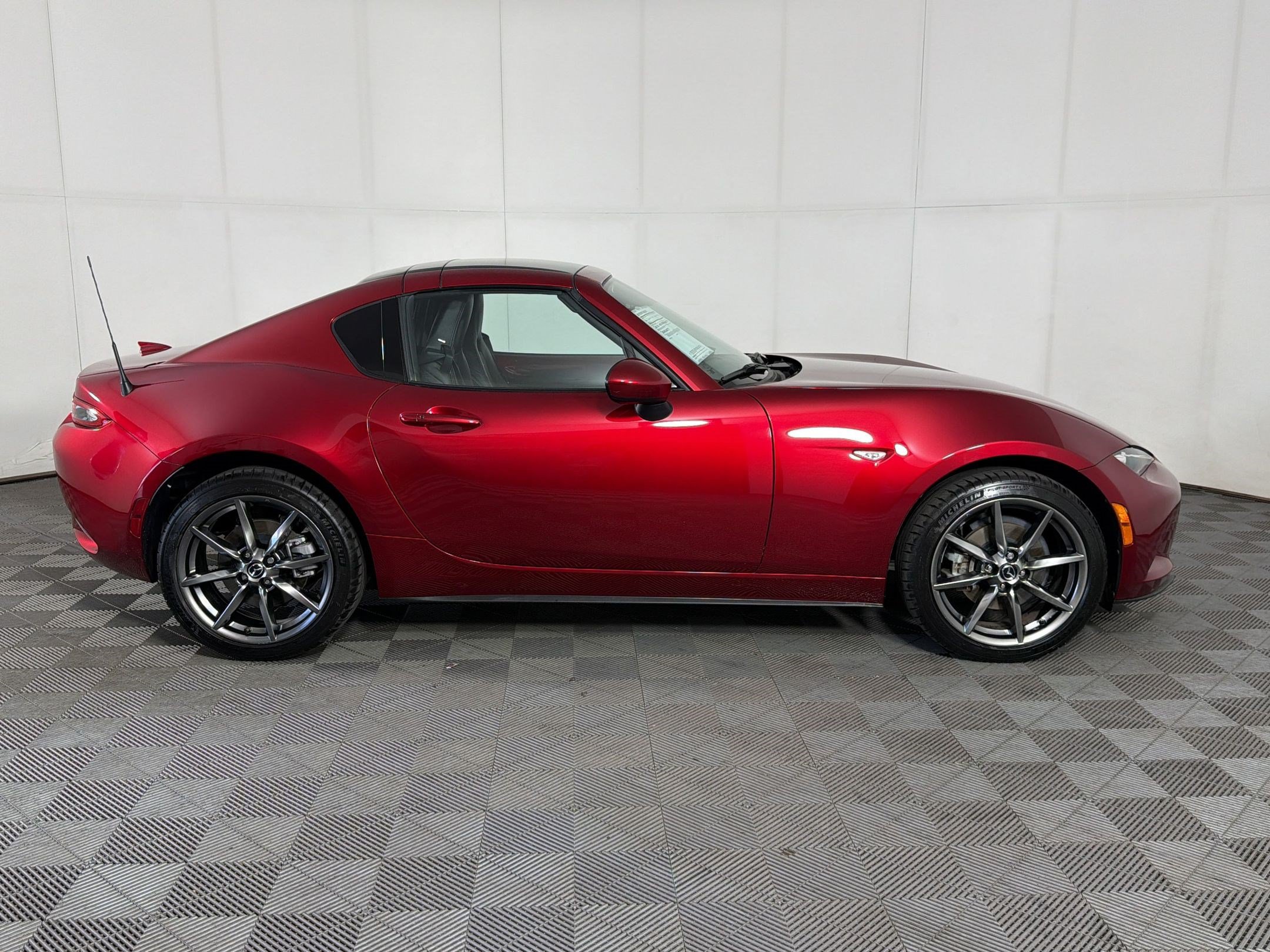 Used 2022 MAZDA MX-5 Miata RF Grand Touring w/ Weather Package RWD image 8