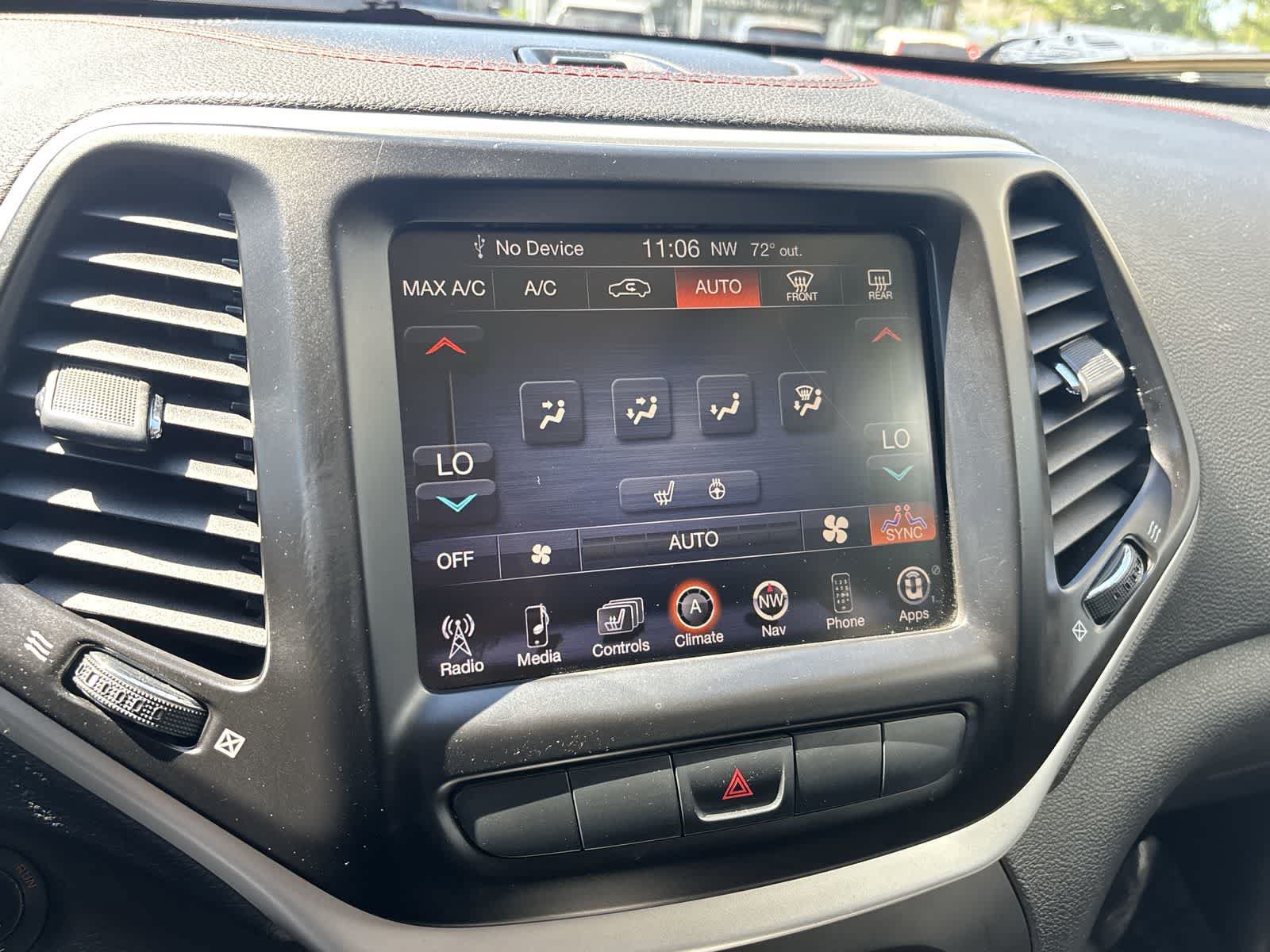 Used 2014 Jeep Cherokee Trailhawk w/ Comfort/Convenience Group AWD/4WD image 21