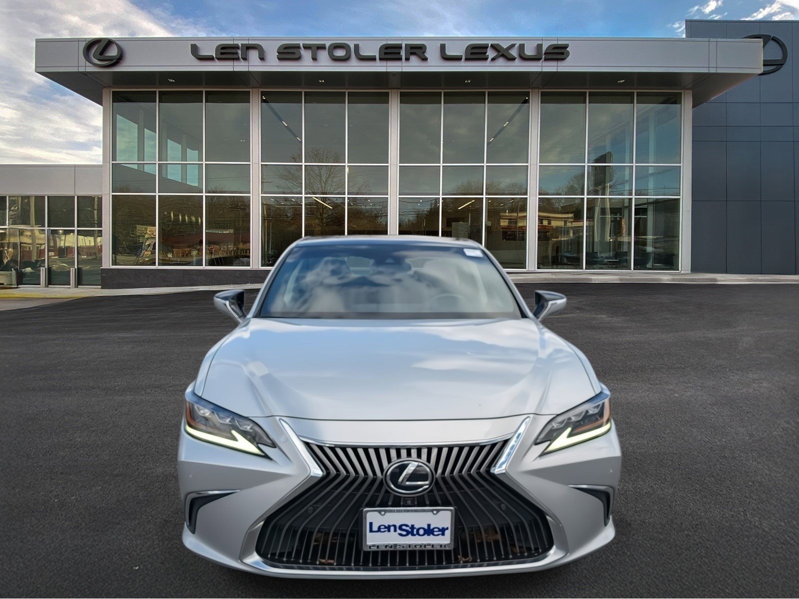 Used 2019 Lexus ES 350 Ultra Luxury w/ Accessory Package image 8