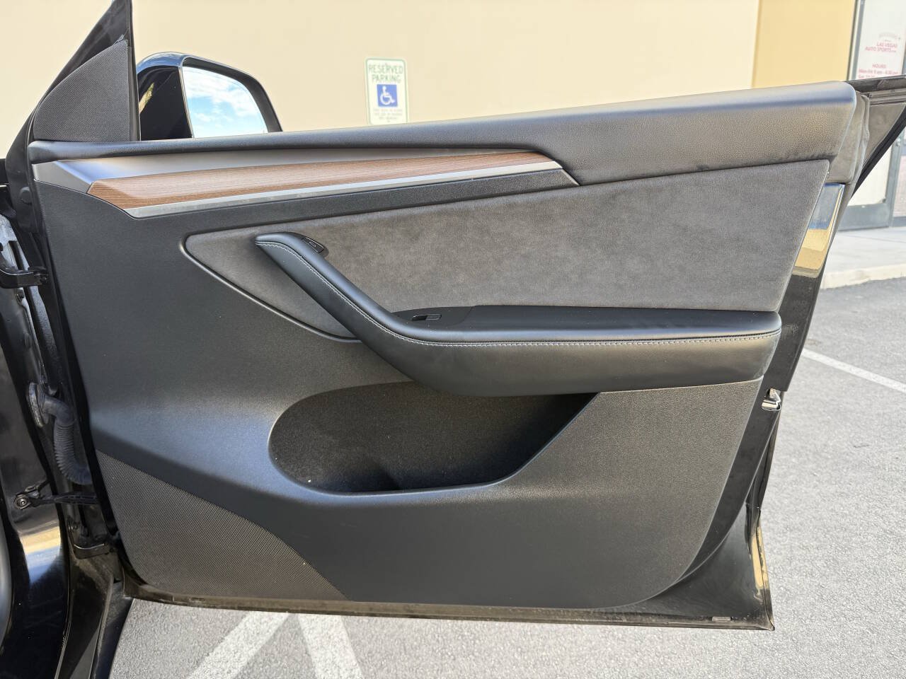 Used 2023 Tesla Model Y Long Range AWD/4WD image 31