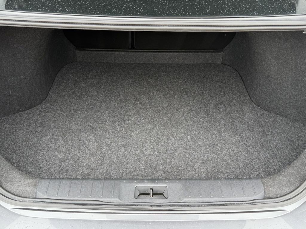 Used 2025 Nissan Sentra SV FWD image 28