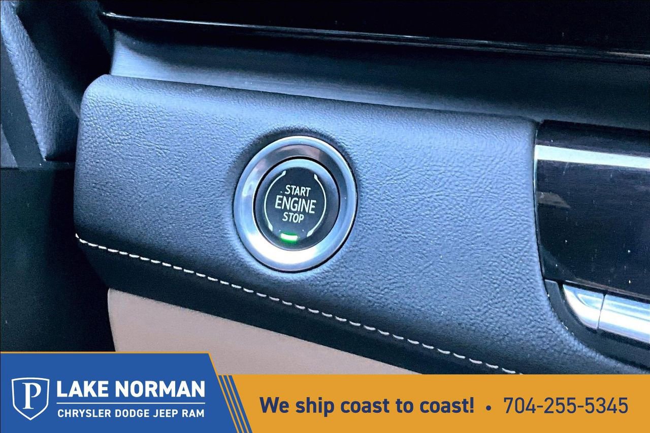 Used 2021 Cadillac Escalade Premium Luxury w/ LPO, Illumination Package AWD/4WD image 29