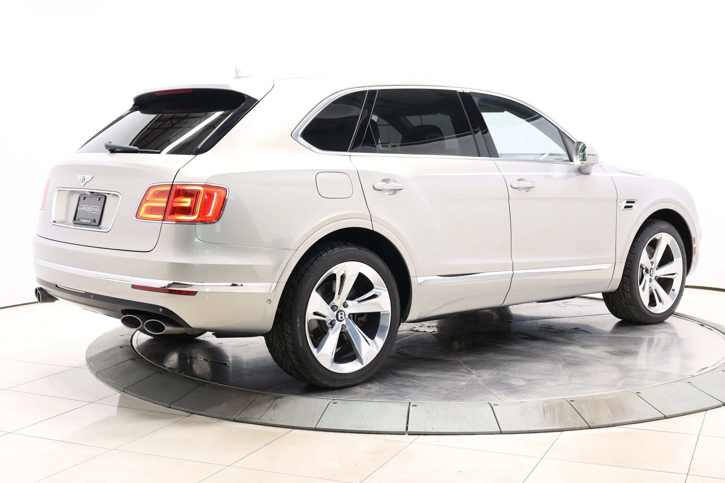 Used 2018 Bentley Bentayga Onyx Edition AWD/4WD image 79